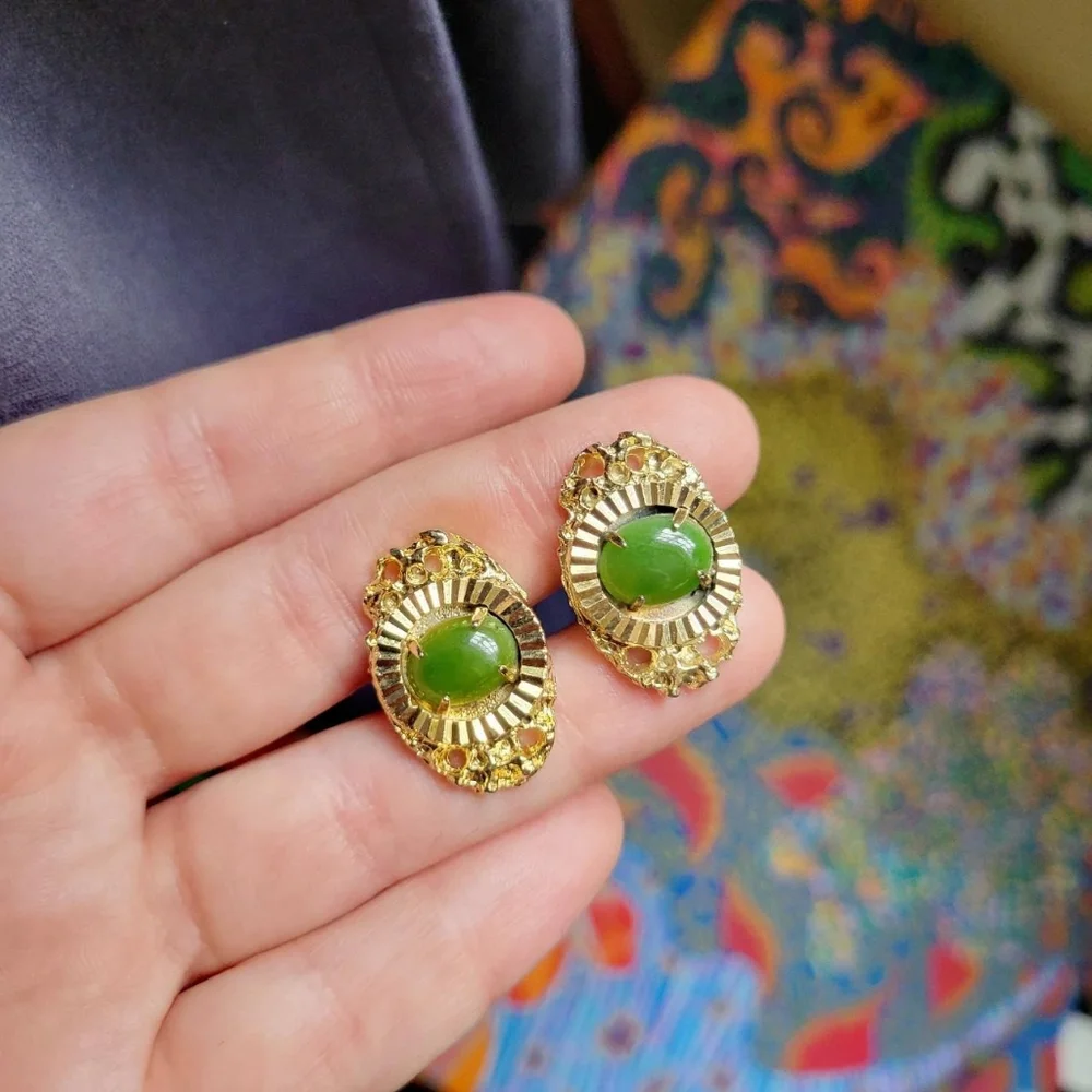 Vintage Pair of Gold Nugget Jade Cuff Links